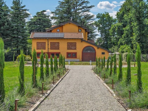 casa indipendente in vendita a Samarate in zona Cascina Elisa