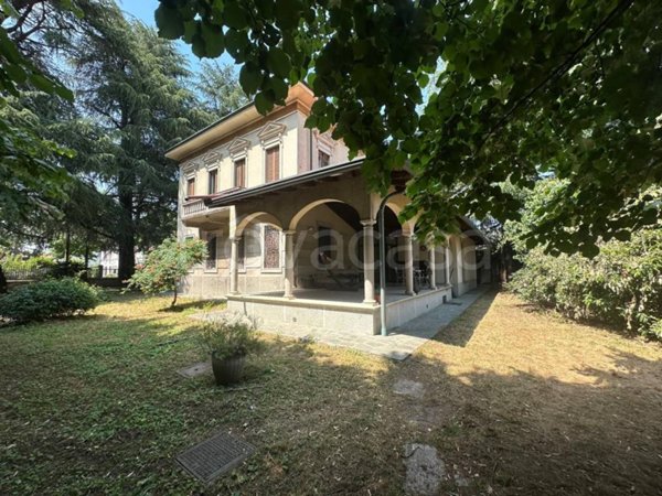 casa indipendente in vendita a Samarate in zona San Macario