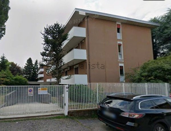 appartamento in vendita a Samarate in zona Verghera