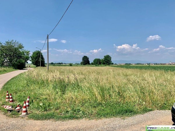 casa indipendente in vendita a Saronno