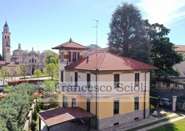 casa indipendente in vendita a Saronno