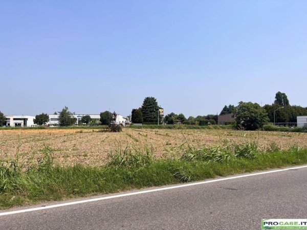 terreno agricolo in vendita a Saronno