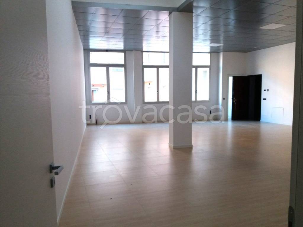 ufficio in vendita a Saronno