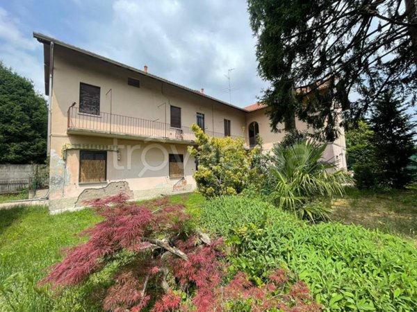 casa indipendente in vendita a Saronno