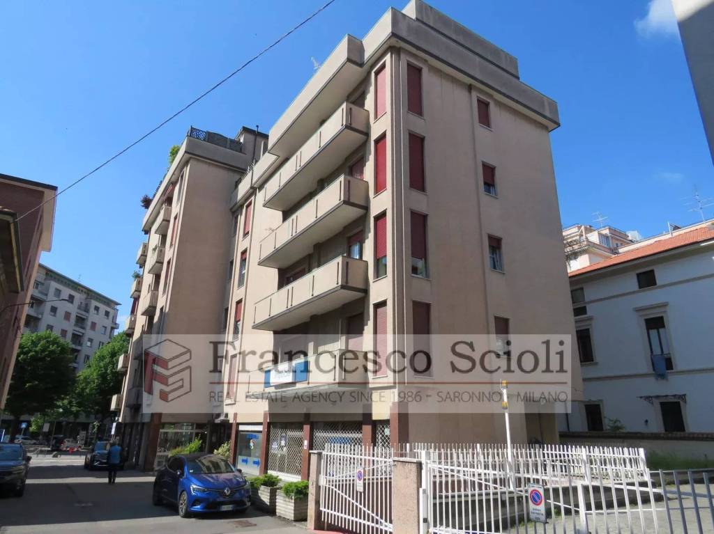 appartamento in vendita a Saronno