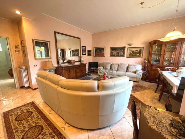 casa indipendente in vendita a Saronno