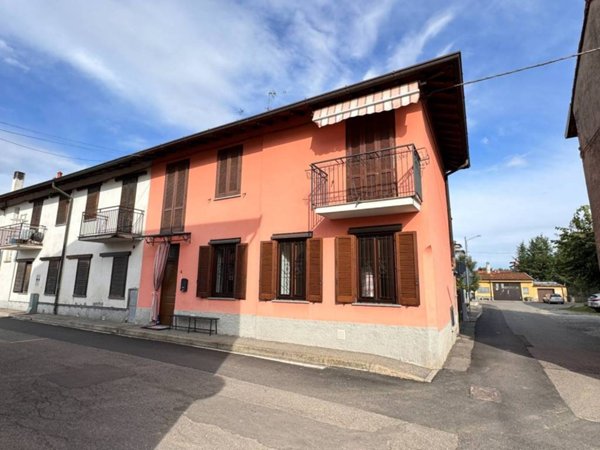casa indipendente in vendita a Saronno