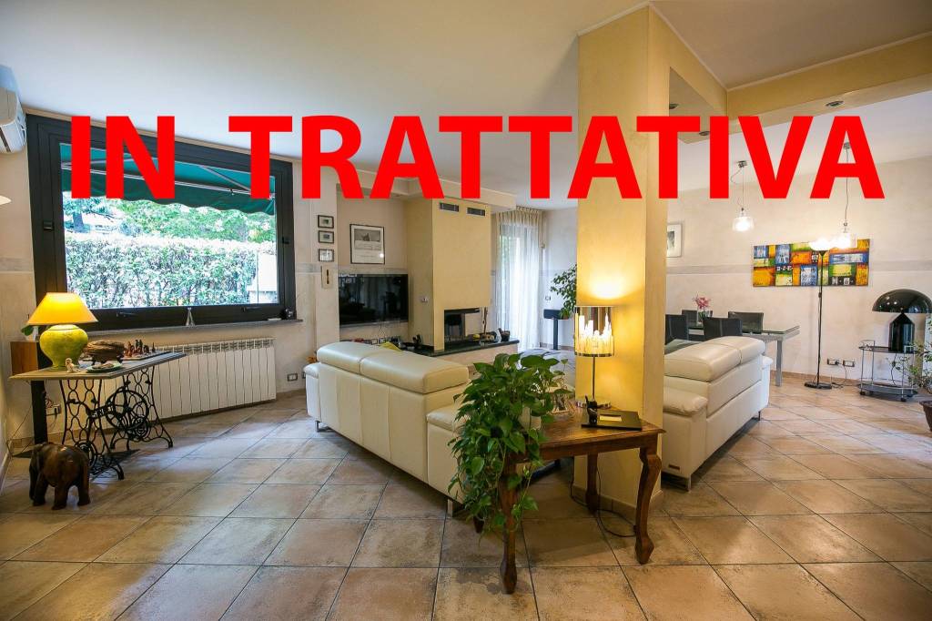 casa indipendente in vendita a Saronno