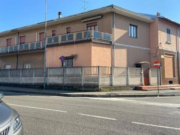 casa indipendente in vendita a Saronno