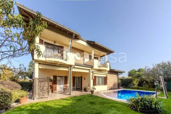casa indipendente in vendita a Saronno in zona Cascina Colombara