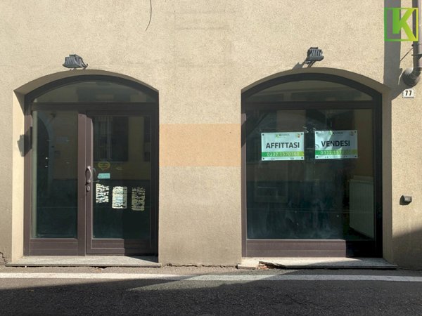 locale commerciale in vendita a Saronno