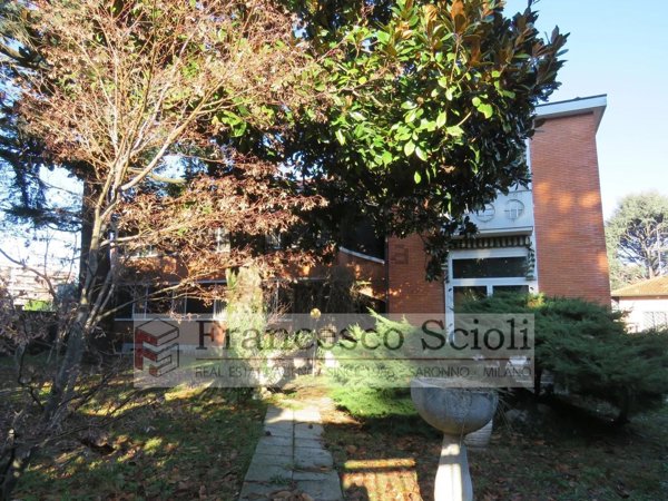 appartamento in vendita a Saronno