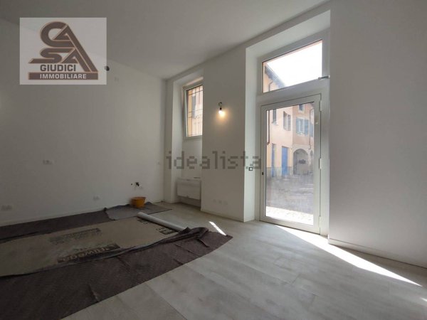 negozio in vendita a Saronno