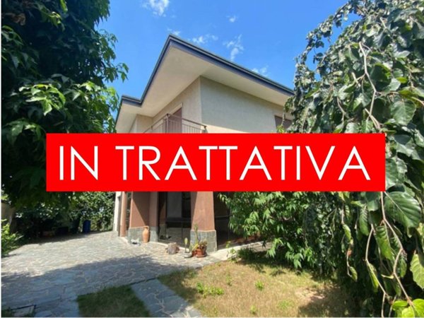 casa indipendente in vendita a Saronno