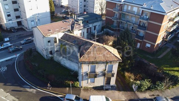 casa indipendente in vendita a Saronno