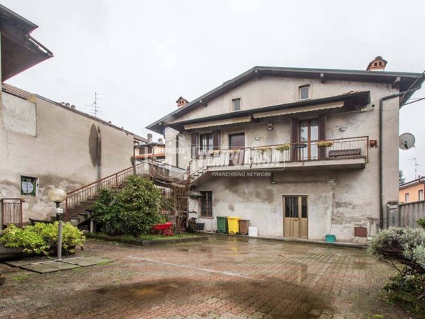 casa indipendente in vendita a Saronno