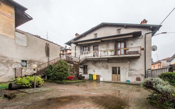 casa indipendente in vendita a Saronno