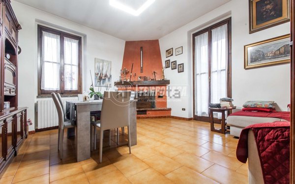 casa indipendente in vendita a Saronno