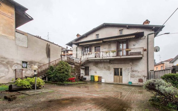 casa indipendente in vendita a Saronno