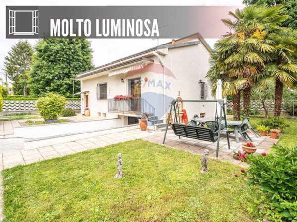 casa indipendente in vendita a Saronno