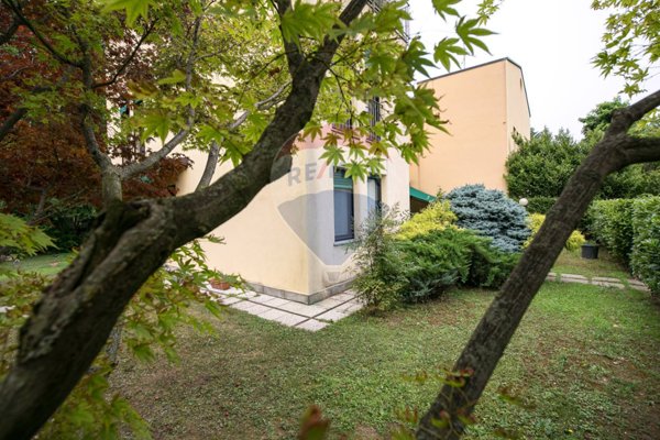 casa indipendente in vendita a Saronno