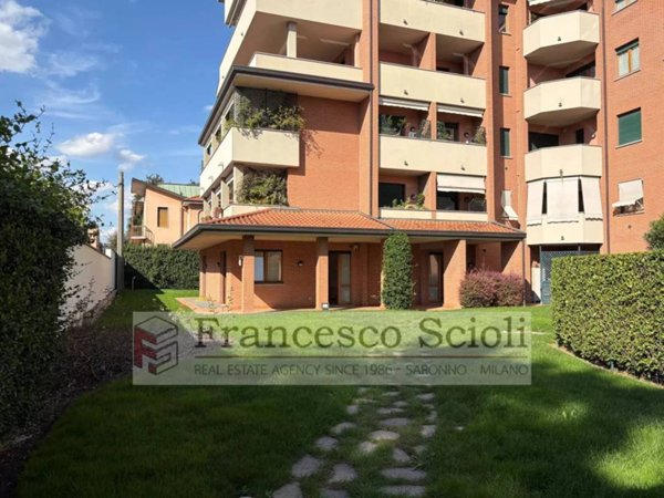 appartamento in vendita a Saronno