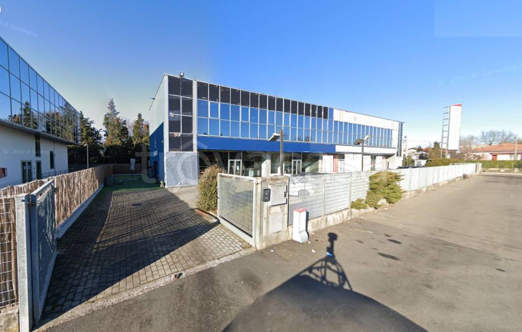 negozio in vendita a Saronno