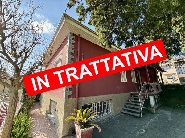 casa indipendente in vendita a Saronno