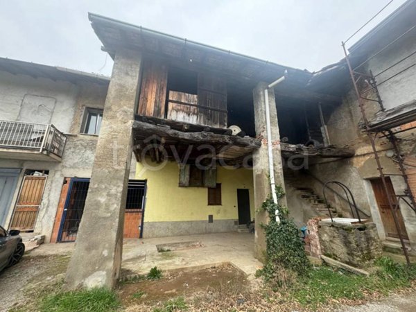 appartamento in vendita a Saronno in zona Campo dei Fiori