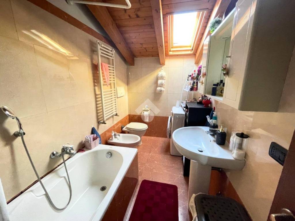 appartamento in vendita a Saronno