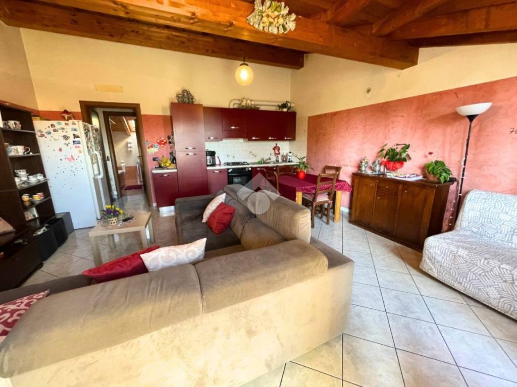 appartamento in vendita a Saronno