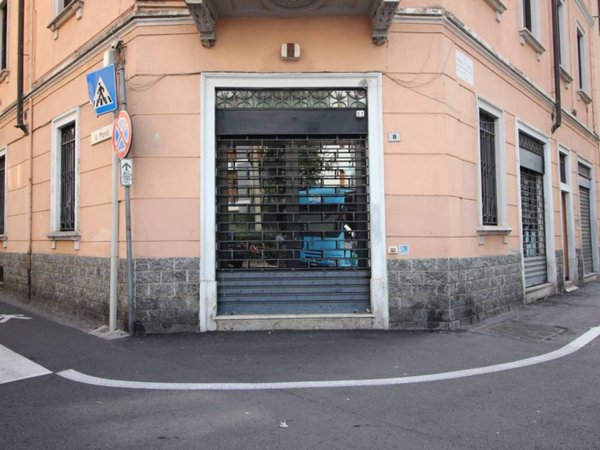 negozio in vendita a Saronno