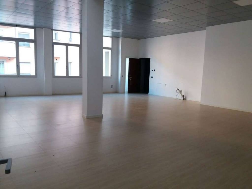ufficio in vendita a Saronno