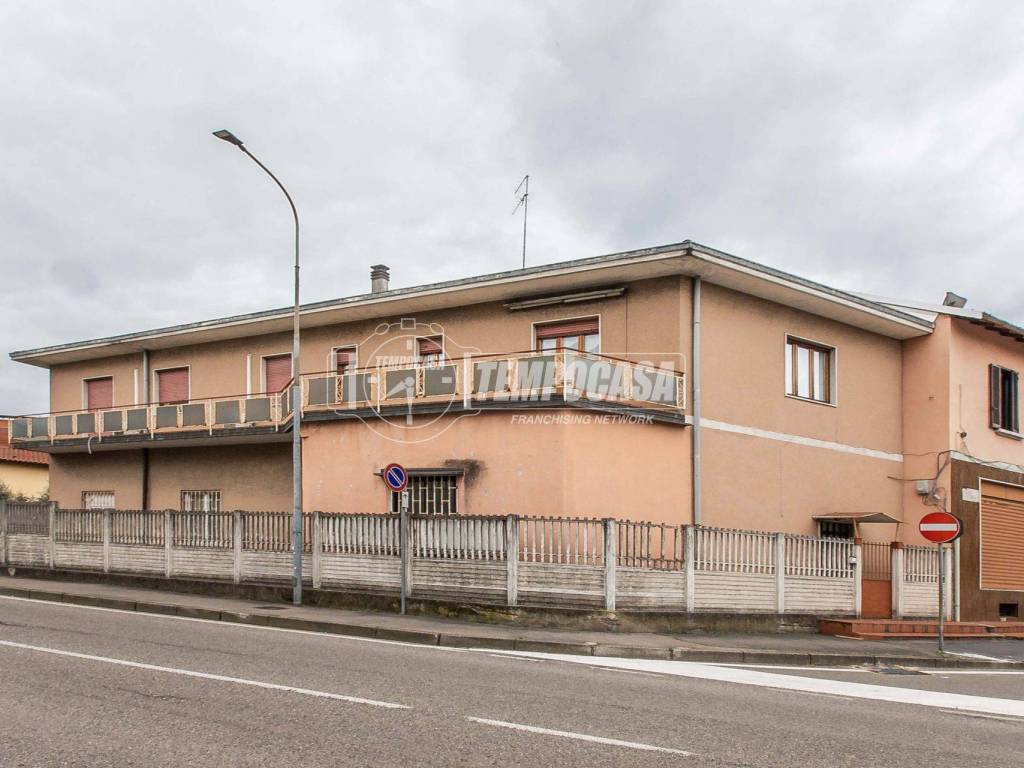 casa indipendente in vendita a Saronno