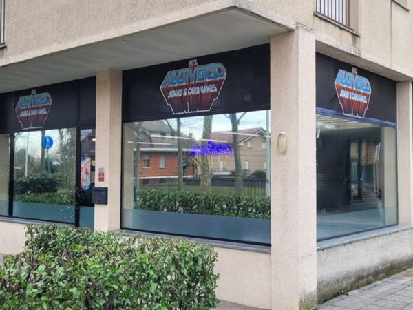 negozio in vendita a Saronno