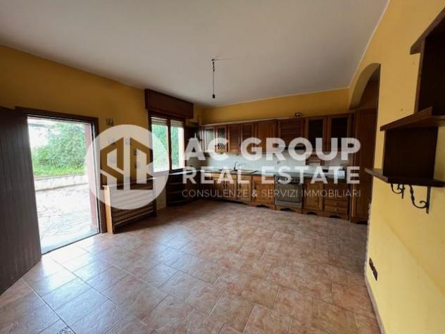 casa indipendente in vendita a Saronno