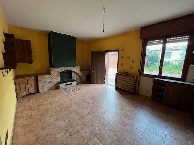 casa indipendente in vendita a Saronno