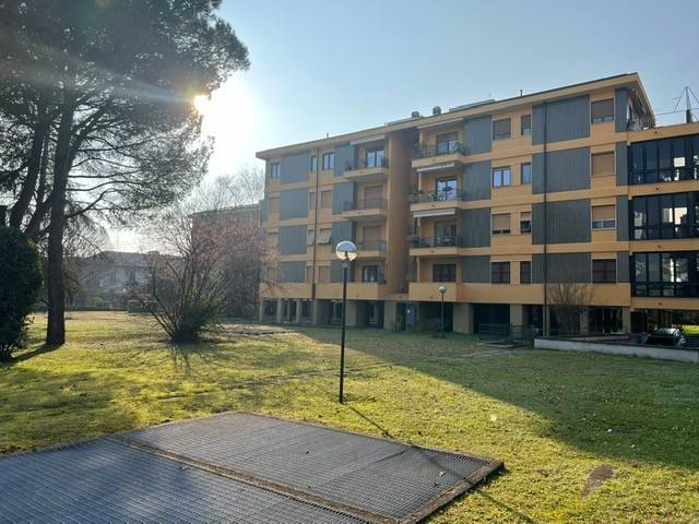 appartamento in vendita a Saronno