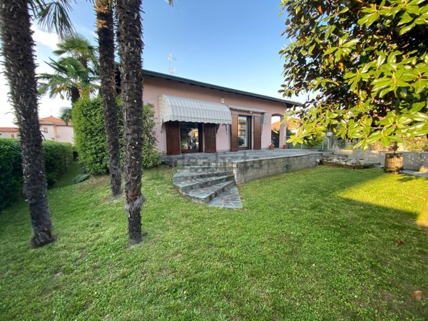 casa indipendente in vendita a Saronno