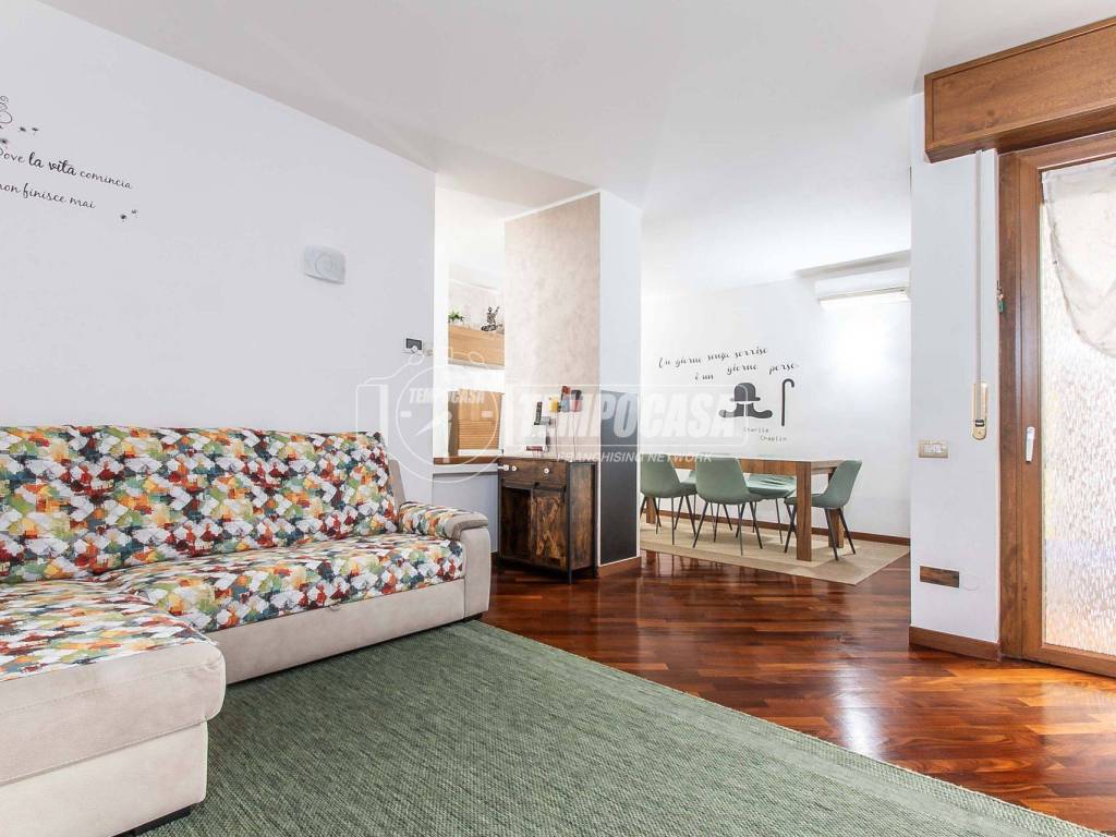 casa indipendente in vendita a Saronno