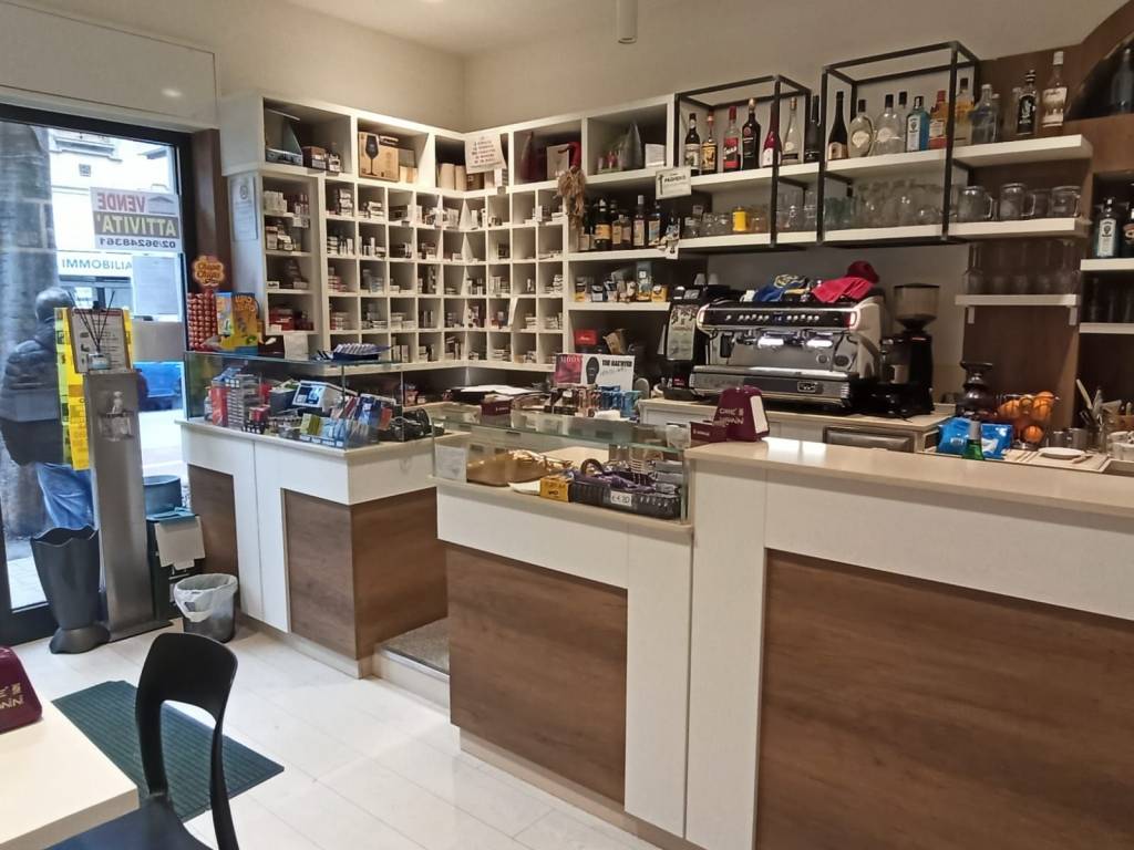 negozio in vendita a Saronno