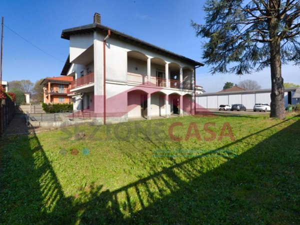 casa indipendente in vendita a Saronno