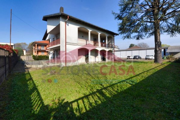 casa indipendente in vendita a Saronno