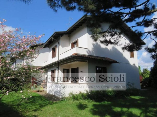 casa indipendente in vendita a Saronno
