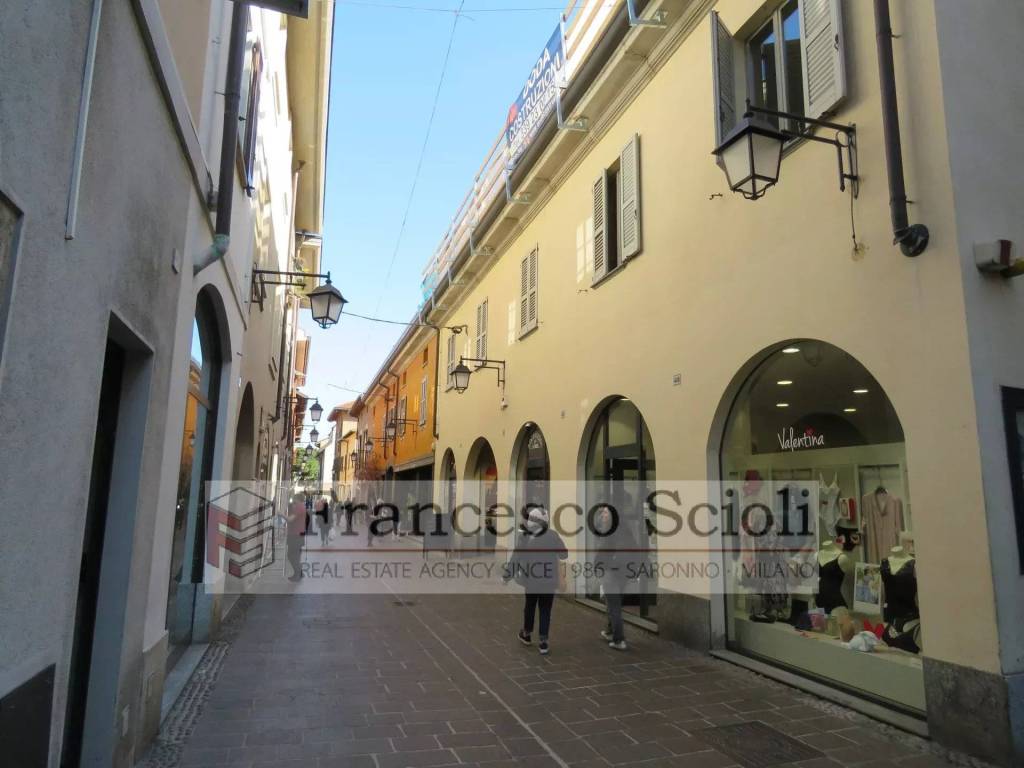 ufficio in vendita a Saronno