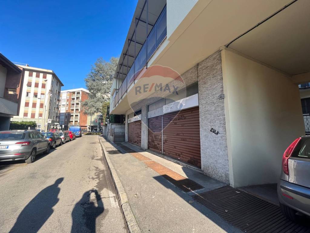 negozio in vendita a Saronno