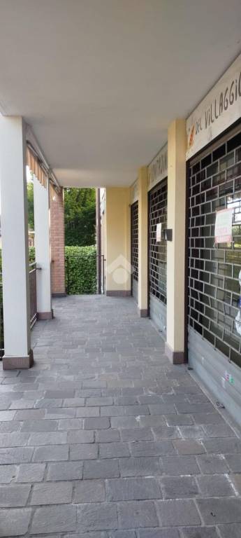 negozio in vendita a Saronno