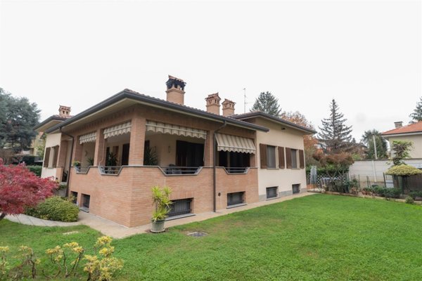 casa indipendente in vendita a Saronno