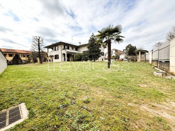 casa indipendente in vendita a Saronno
