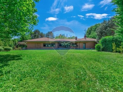 casa indipendente in vendita a Saronno